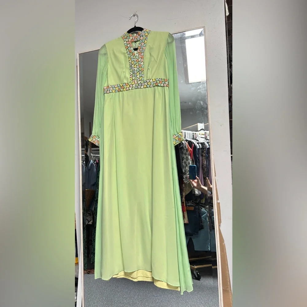 Elegant Green Embellished Handsmade Women's Vintage 70’s Dress - Picture 1 of 11